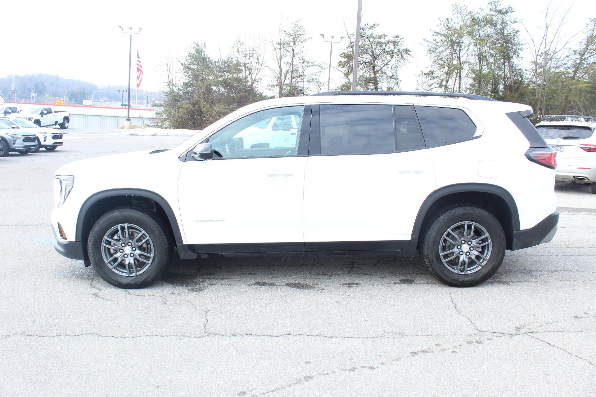 2025 GMC Acadia Elevation