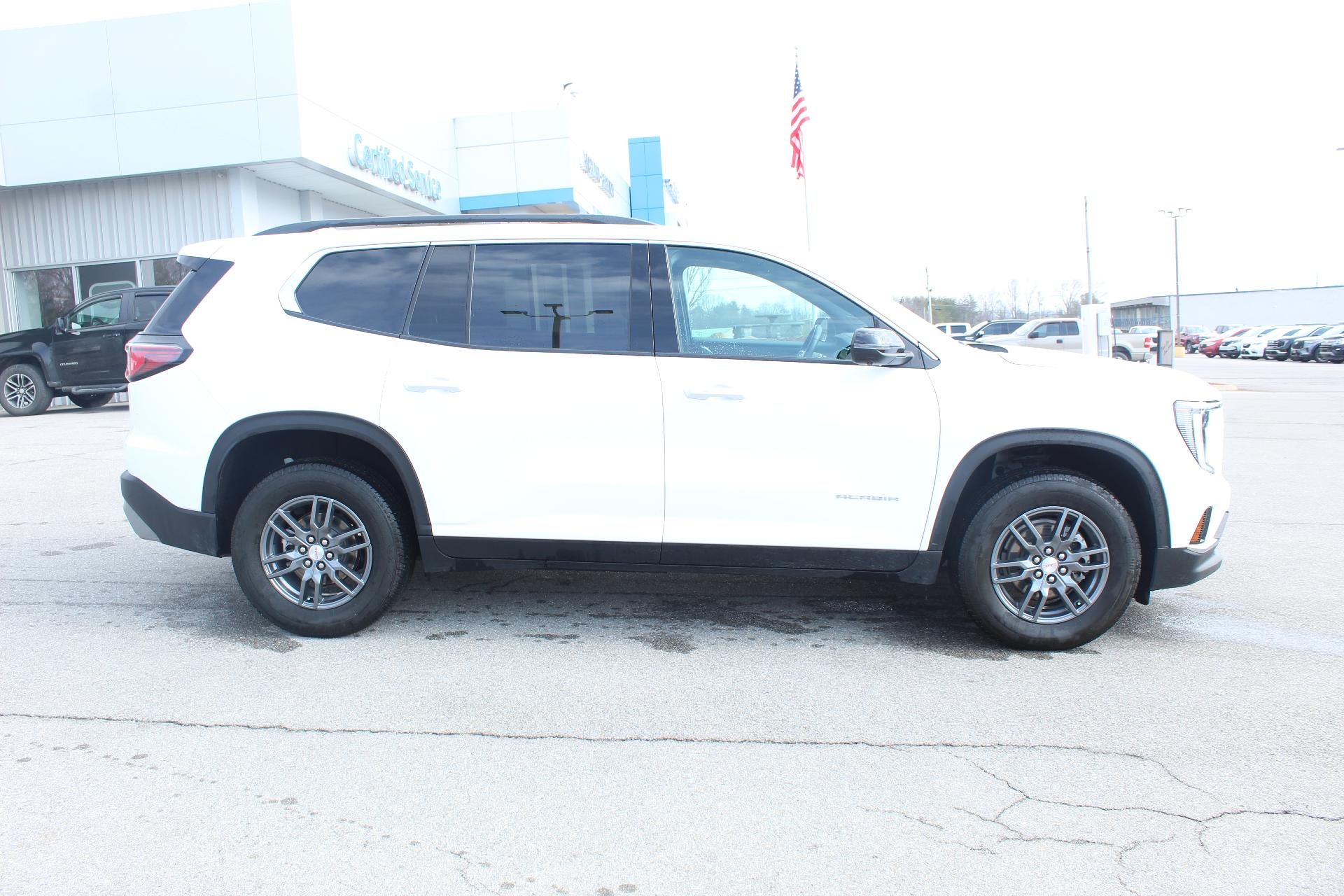 2025 GMC Acadia Elevation