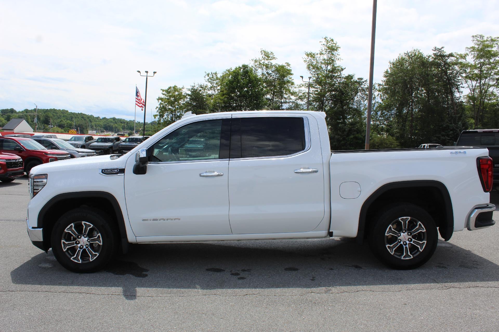 2024 GMC Sierra 1500 SLT