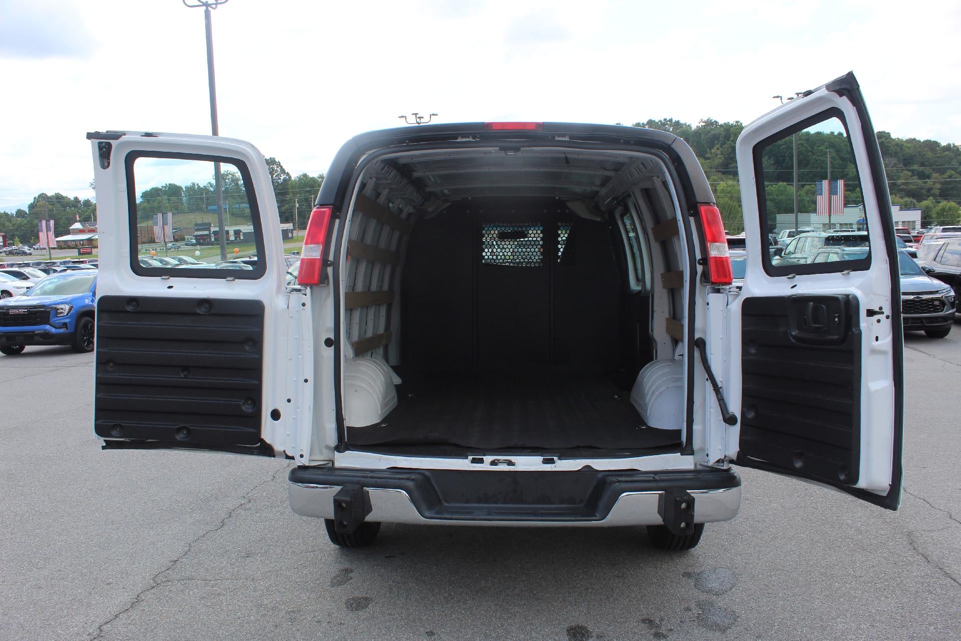 2022 GMC Savana Cargo 2500 Base