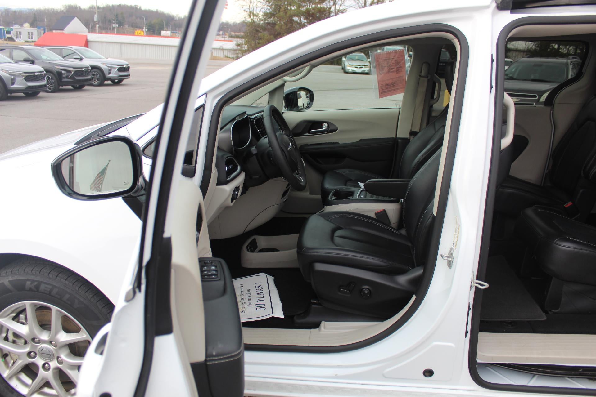 2024 Chrysler Pacifica Touring L