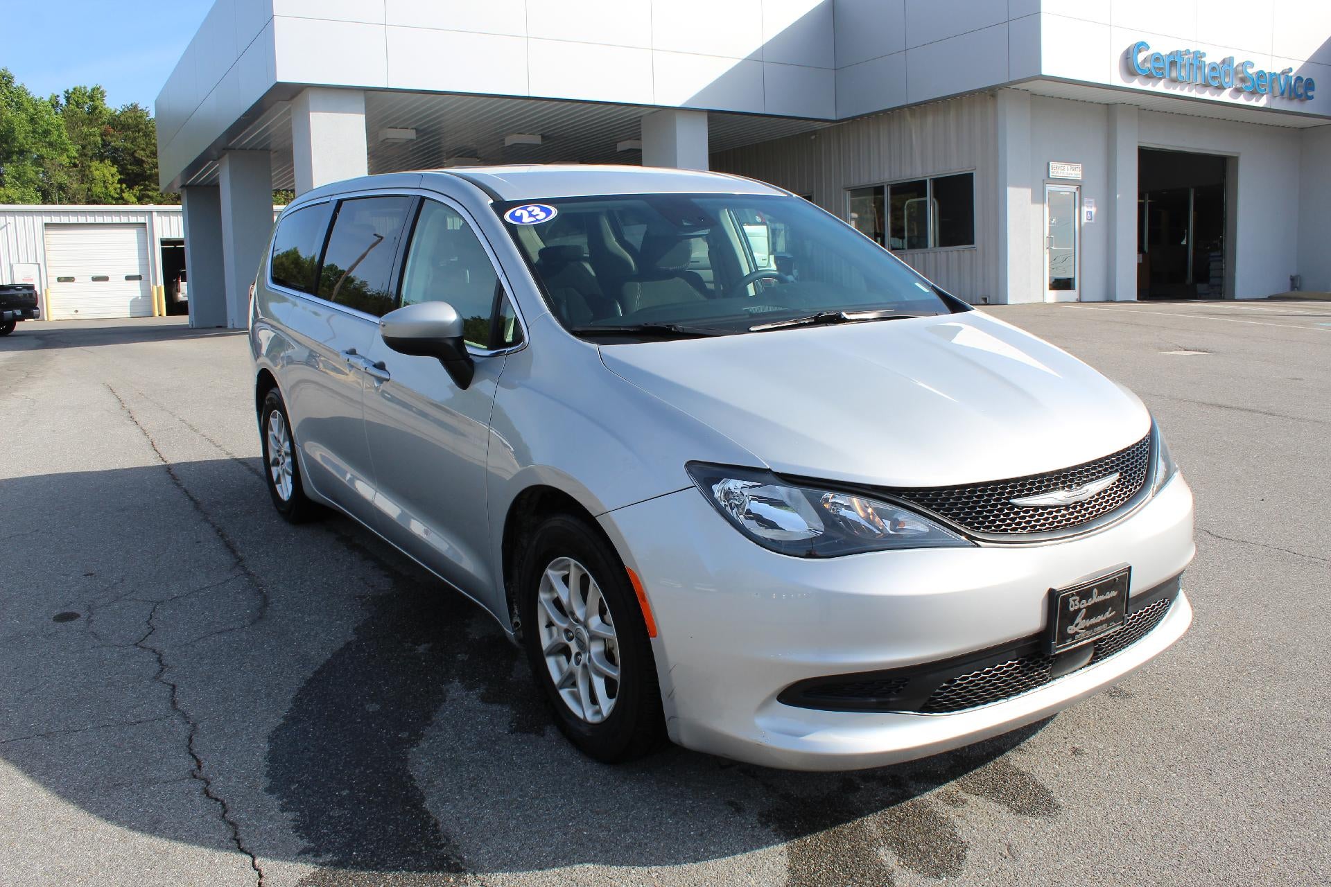 2023 Chrysler Voyager LX's photo