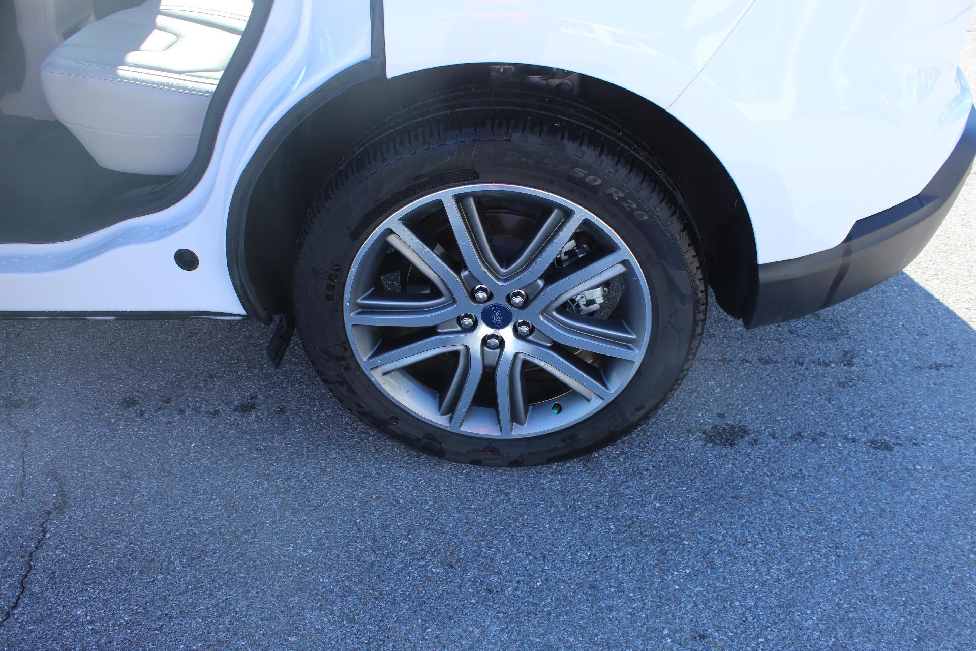 2022 Ford Edge Titanium