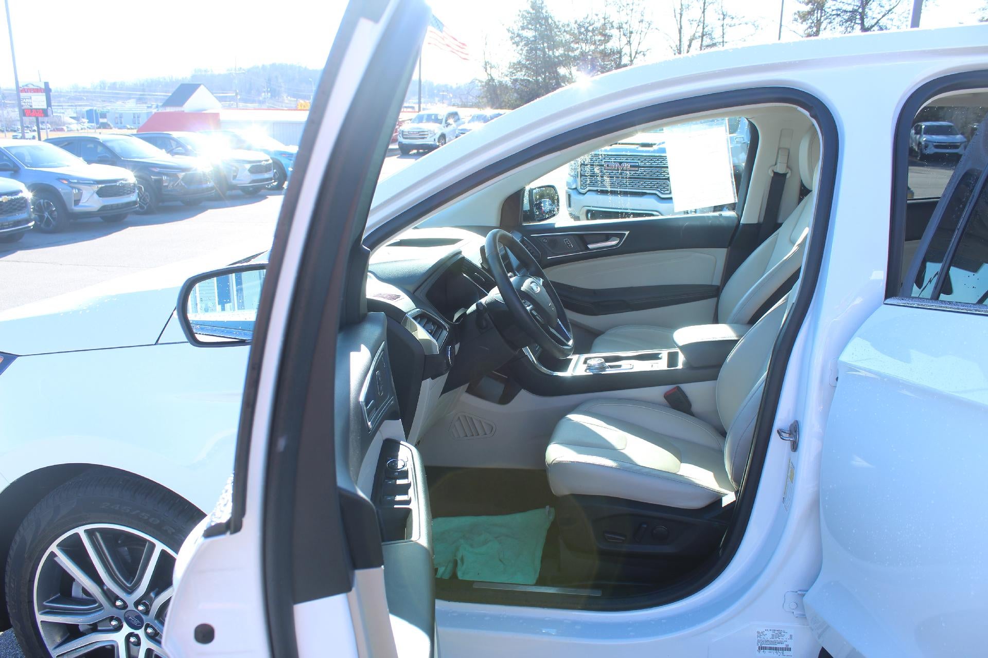 2022 Ford Edge Titanium