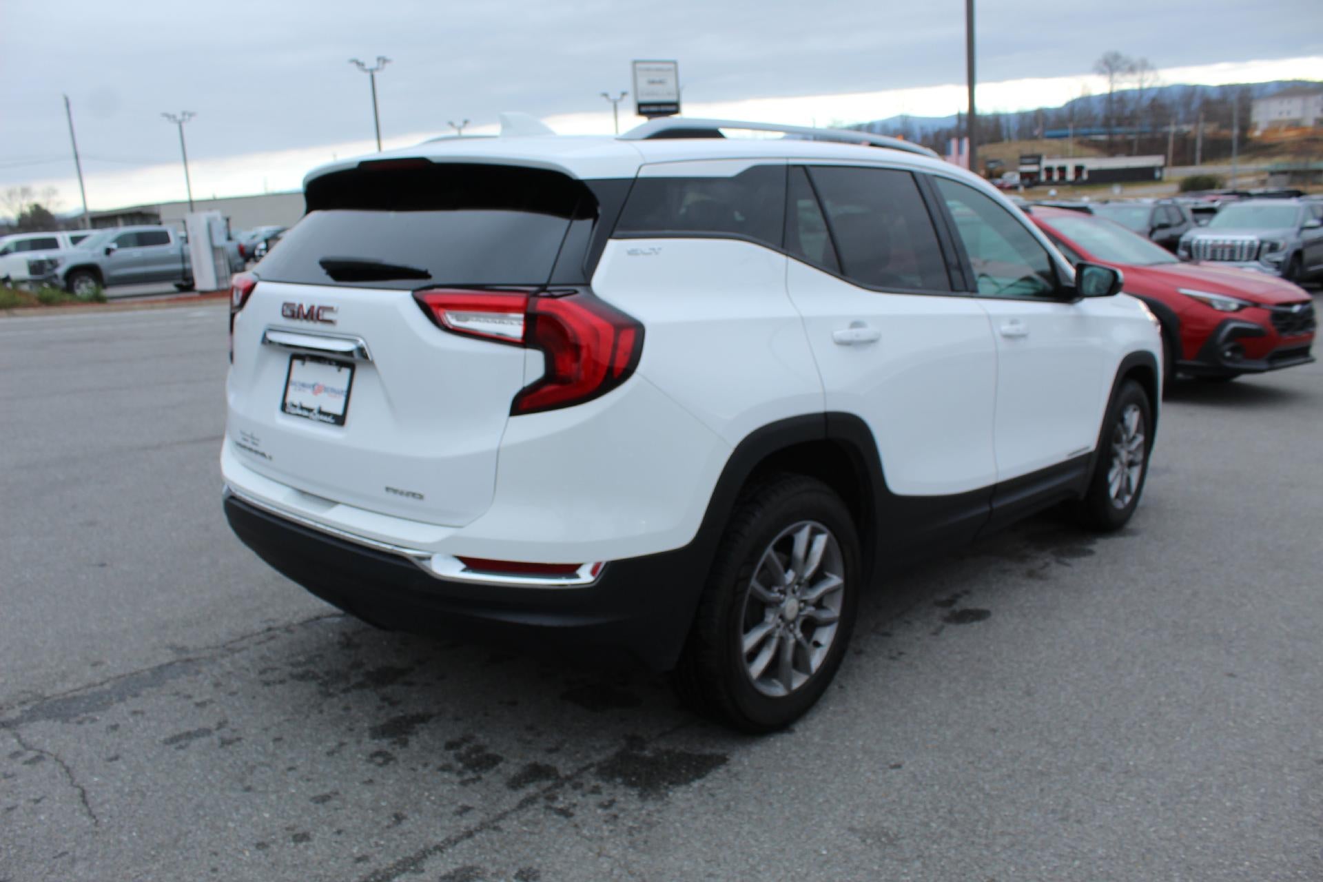 2024 GMC Terrain SLT