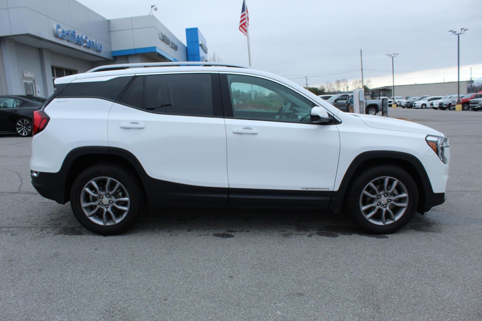 2024 GMC Terrain SLT