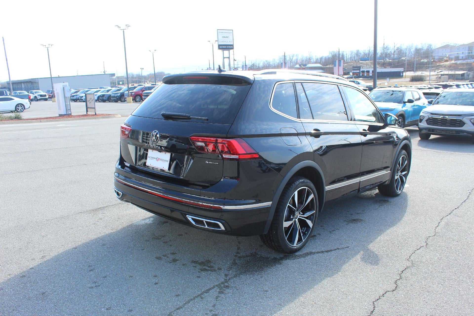2024 Volkswagen Tiguan SEL R-Line