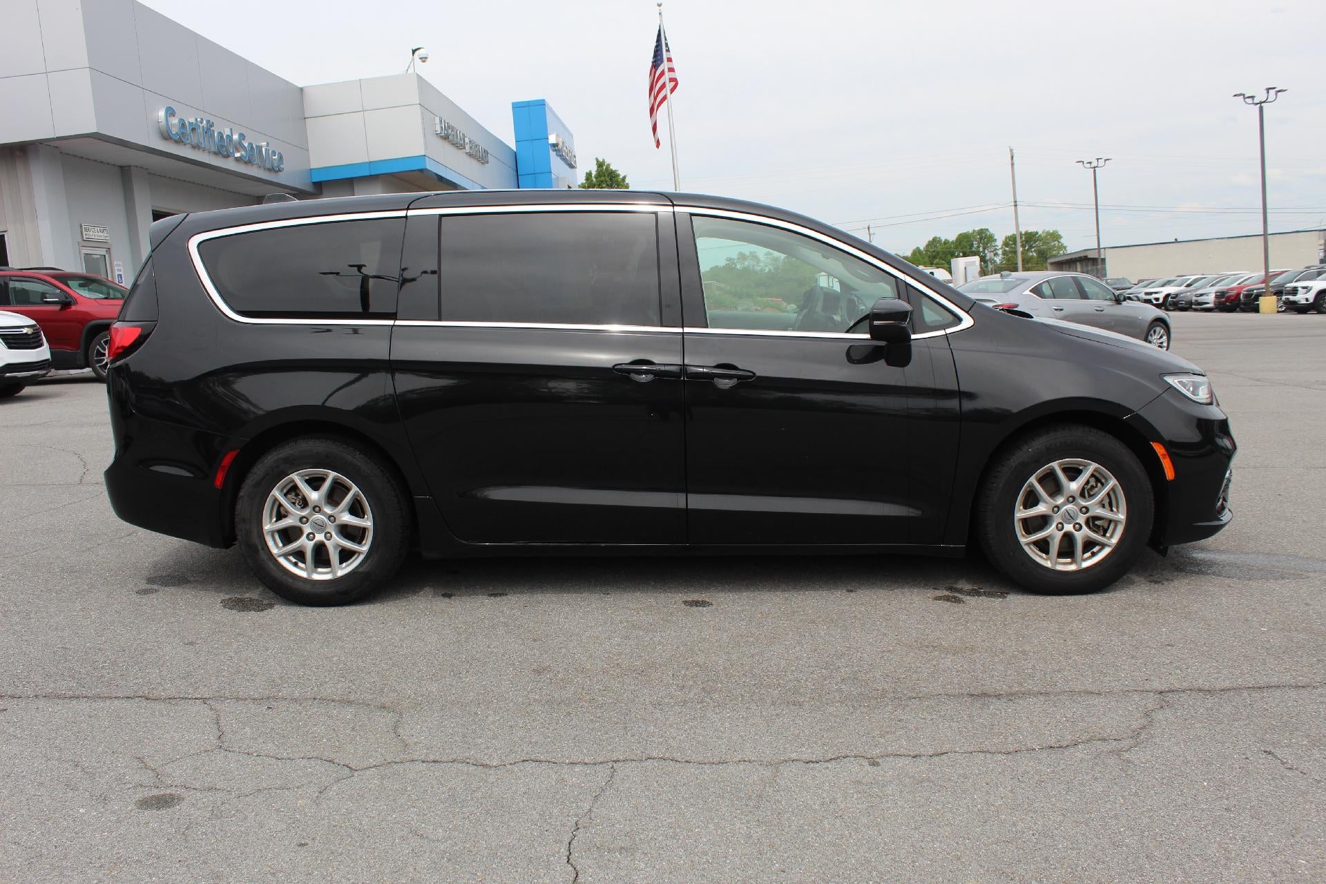 2023 Chrysler Pacifica Touring L