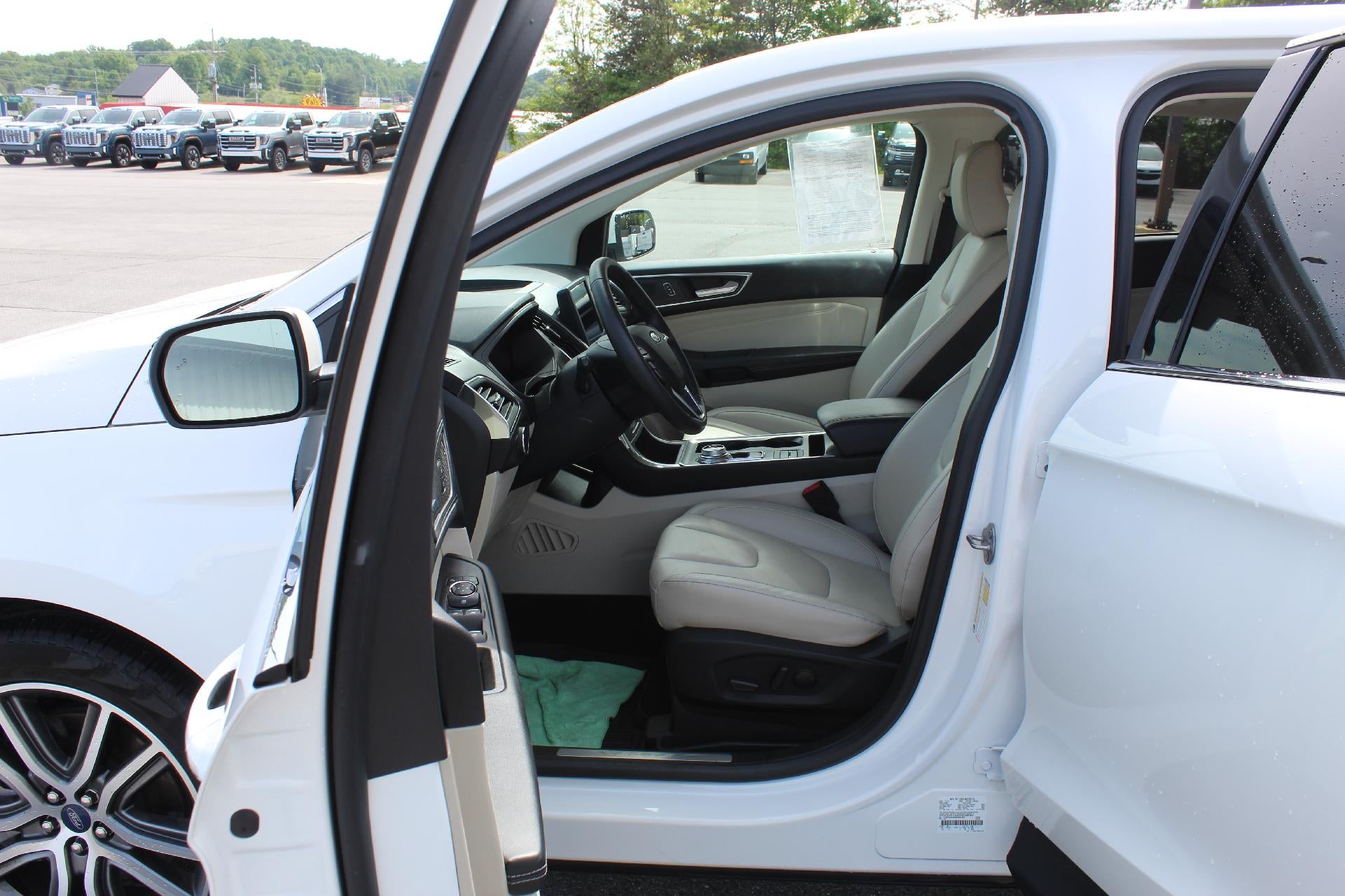2022 Ford Edge Titanium