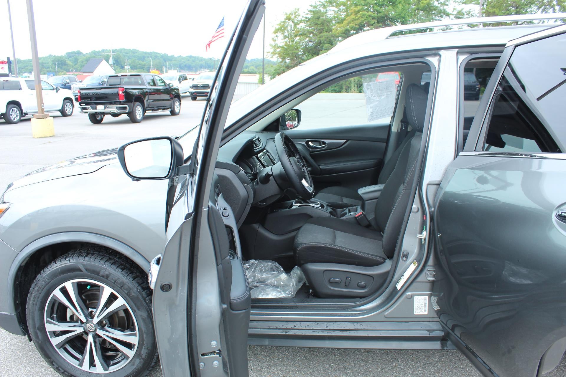 2020 Nissan Rogue SV